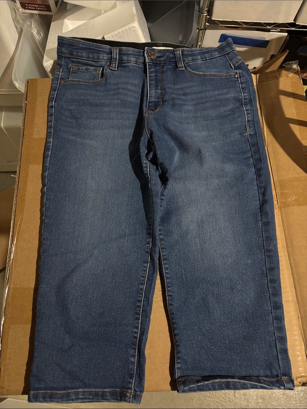 Angels Forever Young Straight-Leg Women's Capri Jeans in Medium Blue